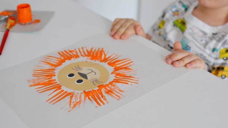 malowanie-farbami-dla-dzieci-lew-widelce